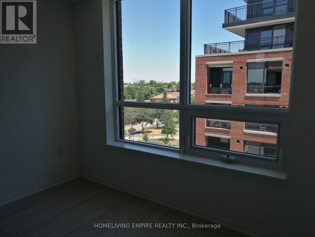 Building Photo - 3091 Dufferin St