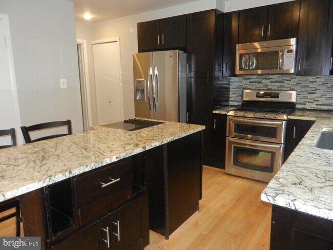 Building Photo - 11120 Forest Edge Dr