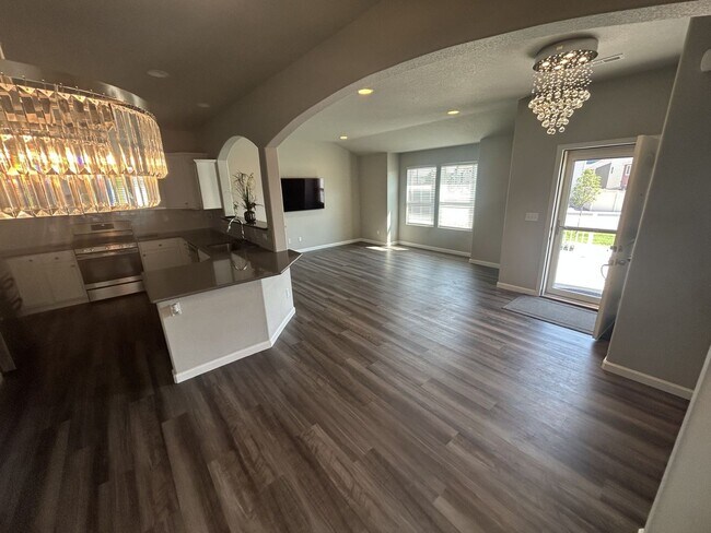 Building Photo - 4079 Samaritan Lp