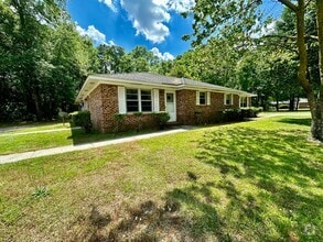 Building Photo - 2060 Hideaway Dr