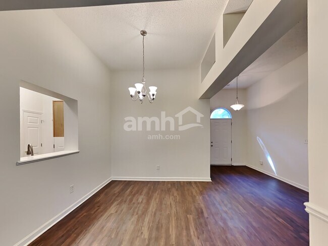 Building Photo - 39 Kingsbrook Circle