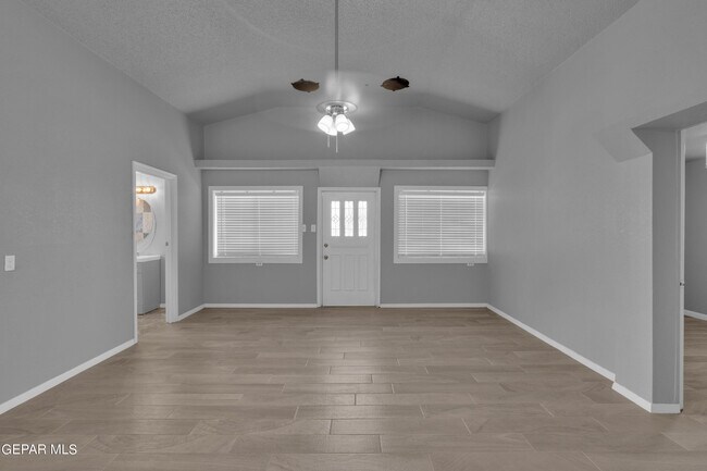 Building Photo - 3540 Rene Dr