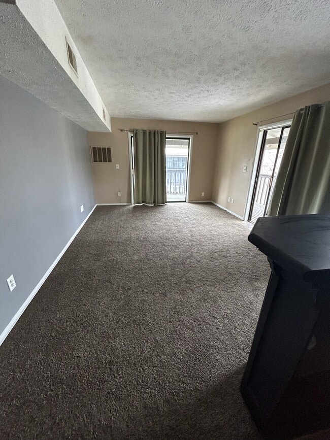 Building Photo - Hillside Apartments