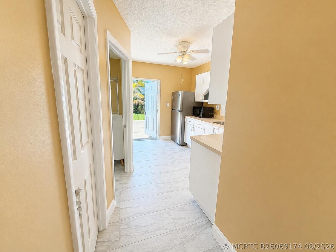 Foto del edificio - 6308 SW 25th St