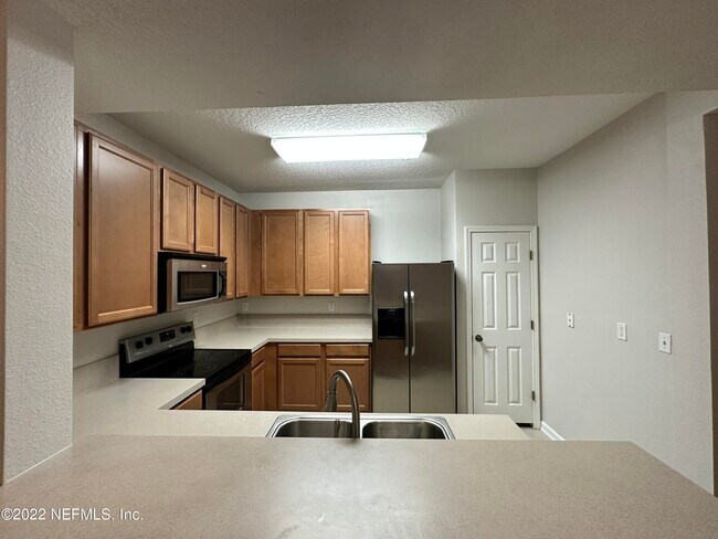 Foto del edificio - 575 Oakleaf Plantation Pkwy