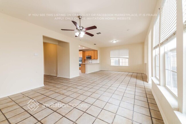 Foto del edificio - 6928 Wind Row Dr