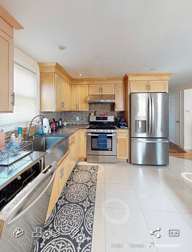 Building Photo - 11 Rockland Pl