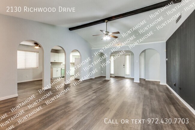 Foto del edificio - 2130 Richwood Dr