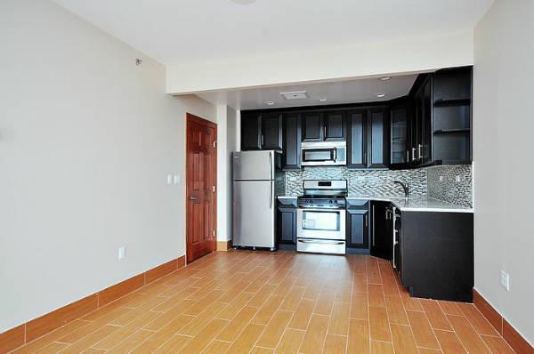 Building Photo - 2314 30th Dr