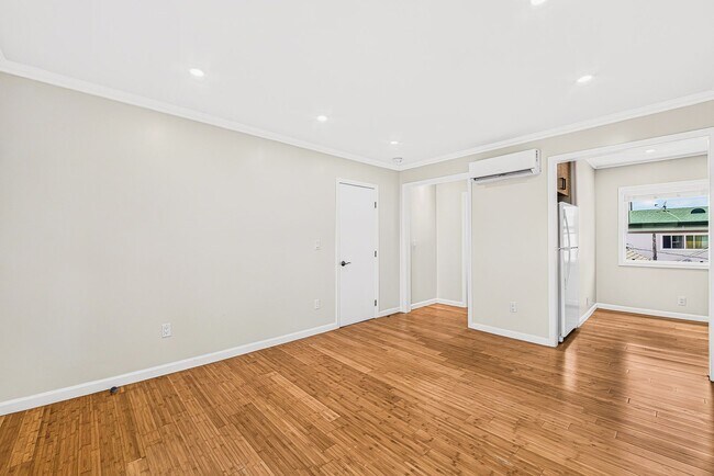 Foto del edificio - 1631 E 4th St