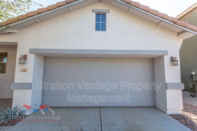 Building Photo - 1287 E Frances Ln