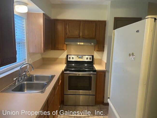 Building Photo - 3 br, 1.5 bath House - 901 NE 23rd Street