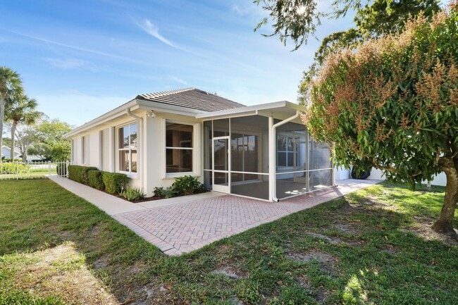 Building Photo - 7428 SE Waxberry Cir