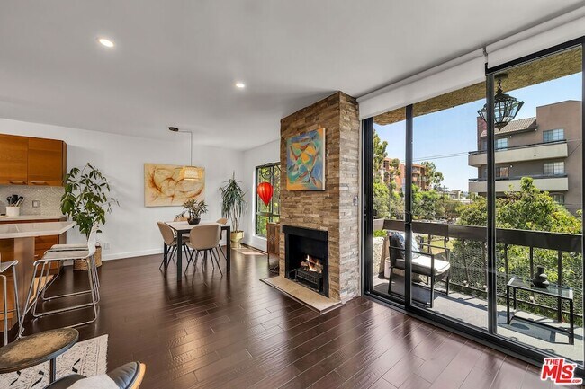 Foto del edificio - 7300 Franklin Ave