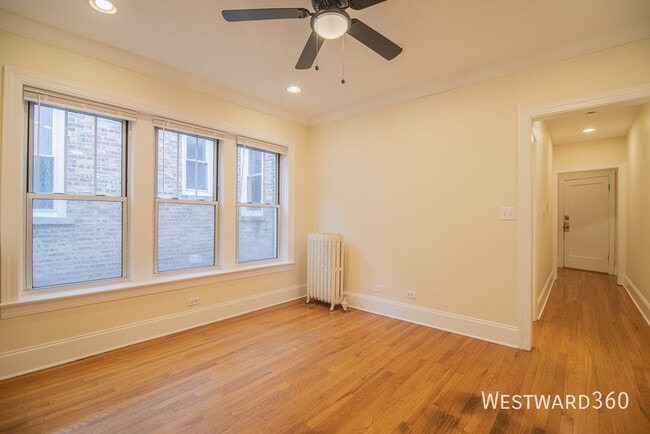 Building Photo - 7648 N Greenview Ave