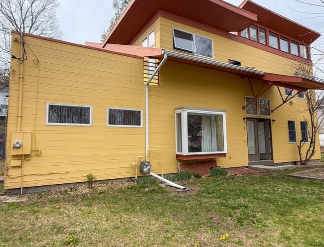 Building Photo - 5 Avondale Ave