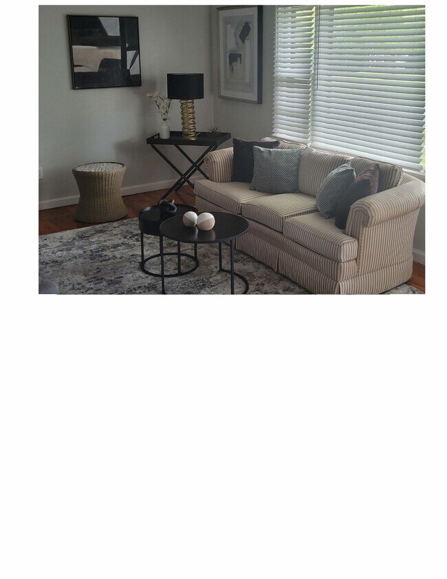 Building Photo - 420 Lesco Blvd