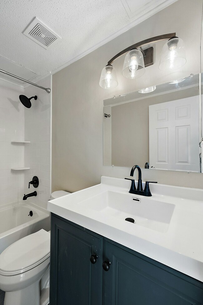 Foto del edificio - 39471 Jefferson Ave