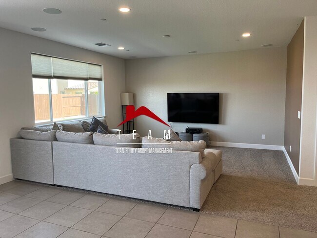 Foto del edificio - Great single story home with solar