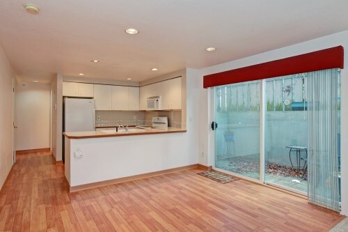 Building Photo - 2125 California Ave SW