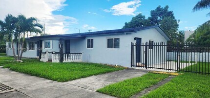Building Photo - 2240 NW 18th St