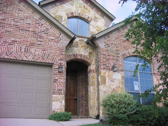 Building Photo - 900 Hidden Springs Ct