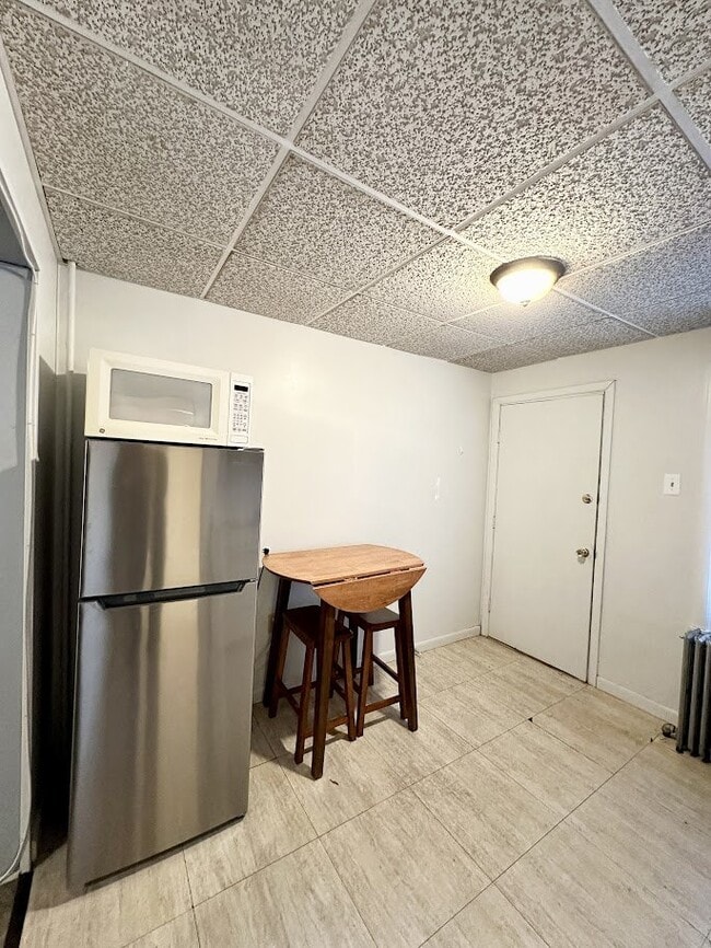 Building Photo - 12 Marshall St