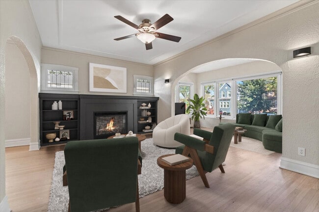 Building Photo - 4550 N Knox Ave