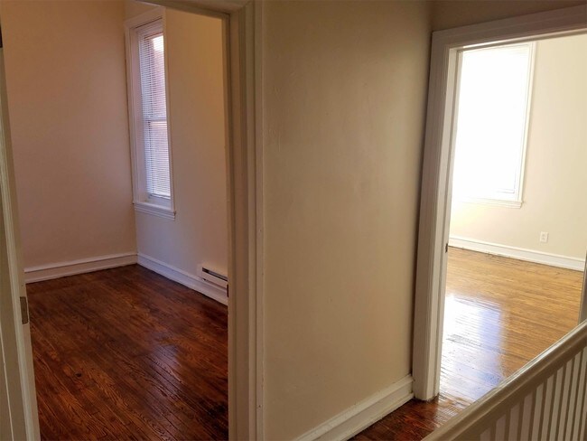 Foto del edificio - 1321 W Butler St