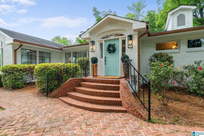 Foto del edificio - 3208 N Woodridge Rd