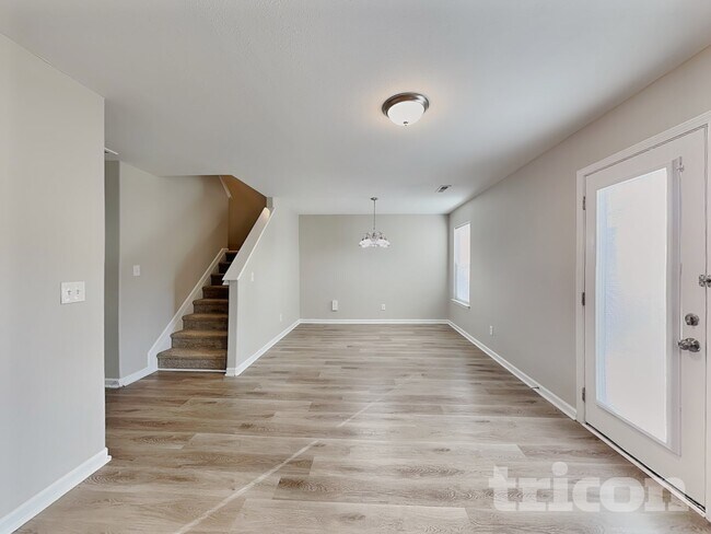 Foto del edificio - 6800 Lakinsville Ln