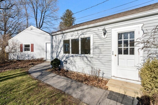 Building Photo - 3 Stanton Rd