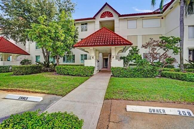 Foto del edificio - 107 Half Moon Cir