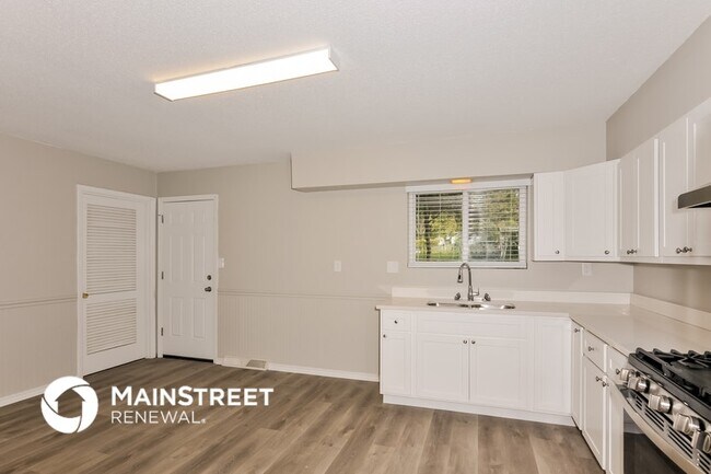 Foto del edificio - 9807 Guthrie Ave