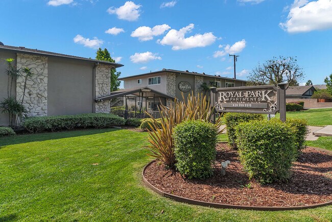 Foto del edificio - Royal Park Apartments