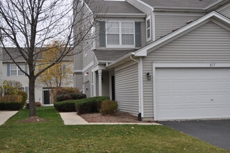 Building Photo - 819 Genesee Dr
