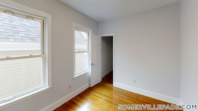 Foto del edificio - 11 Partridge Ave