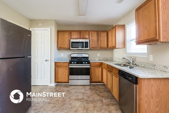 Building Photo - 5921 Bluegrass View