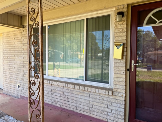 Building Photo - 2022 Odessa Dr