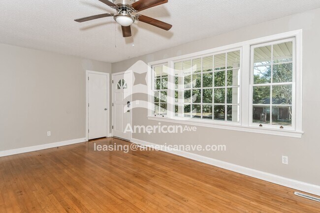 Foto del edificio - 1827 Beckley Dr