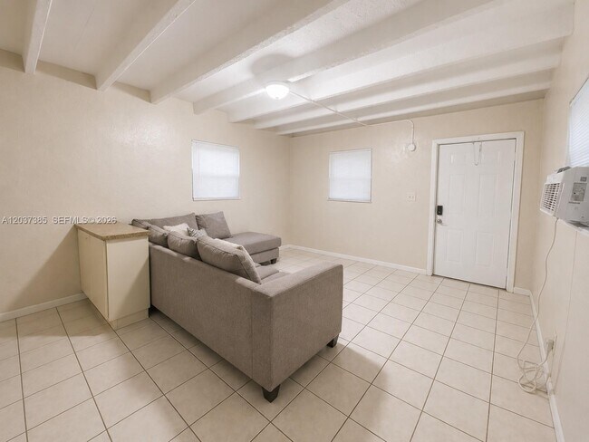 Foto del edificio - 614 SW 10th Ave