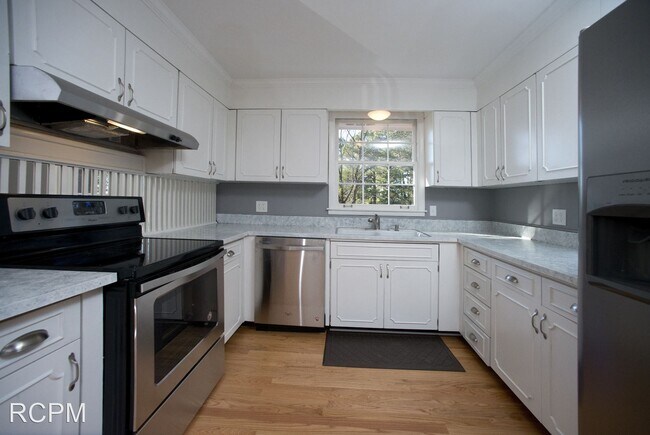 Building Photo - 3 br, 2 bath House - 8910 Strong Drive SE