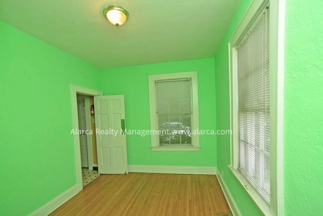 Building Photo - 1237 Romany Rd