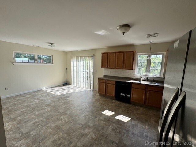 Foto del edificio - 986 East Street S