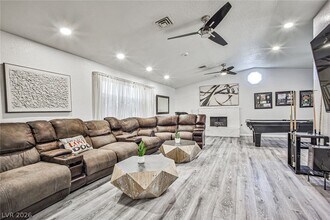 Building Photo - 1505 Hialeah Dr