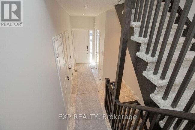 Building Photo - 33 Dunrobin Ln