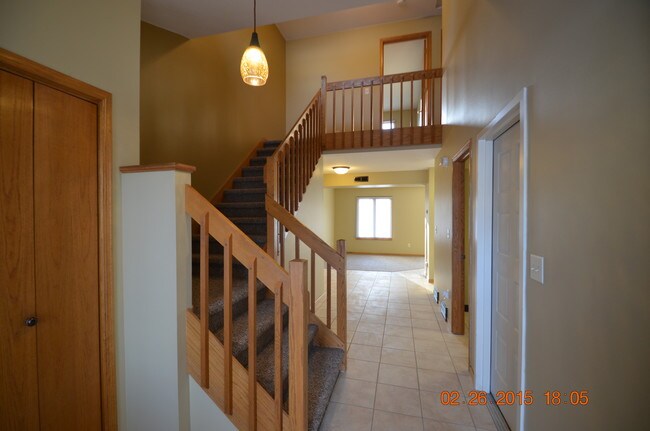 Building Photo - 594 Braund St