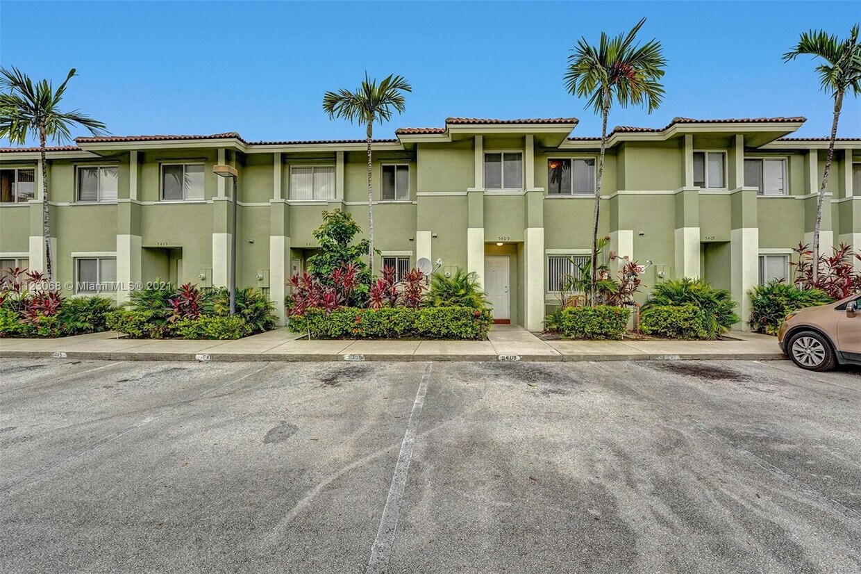 5409 SW 41st St 5409 Pembroke Park Fl 33023 - 5409 SW 41st St  5409 Pembroke Park Fl 33023
