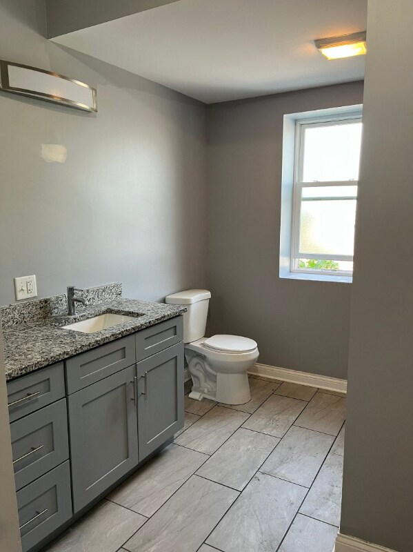 Photo - 4706 W Washington Blvd Apartment