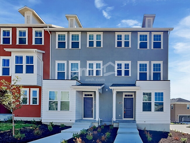 Building Photo - 11037 S Blue Byu Dr
